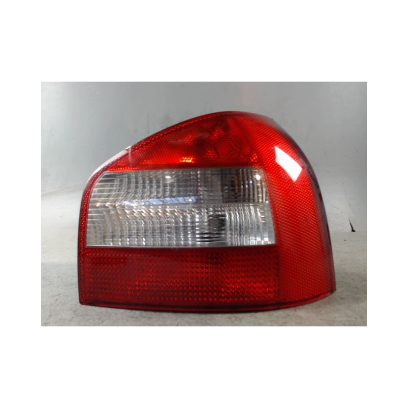 FEU ARRIERE DROIT AUDI A3 SPORTBACK
