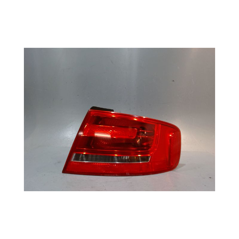 FEU ARRIERE DROIT AUDI A4