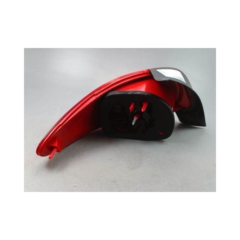 FEU ARRIERE DROIT PEUGEOT 206 + 2009-2013