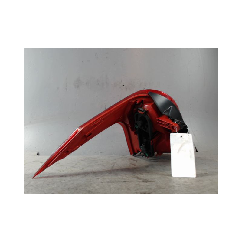FEU ARRIERE DROIT PEUGEOT 5008 2009-
