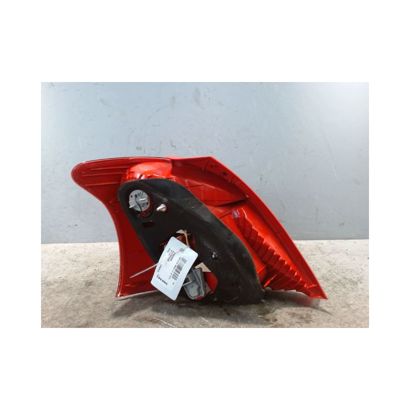 FEU ARRIERE DROIT TOYOTA YARIS 1.3 - 87 VVT-I