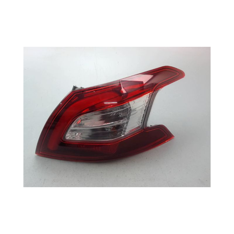 FEU ARRIERE DROIT PEUGEOT 308 2009-