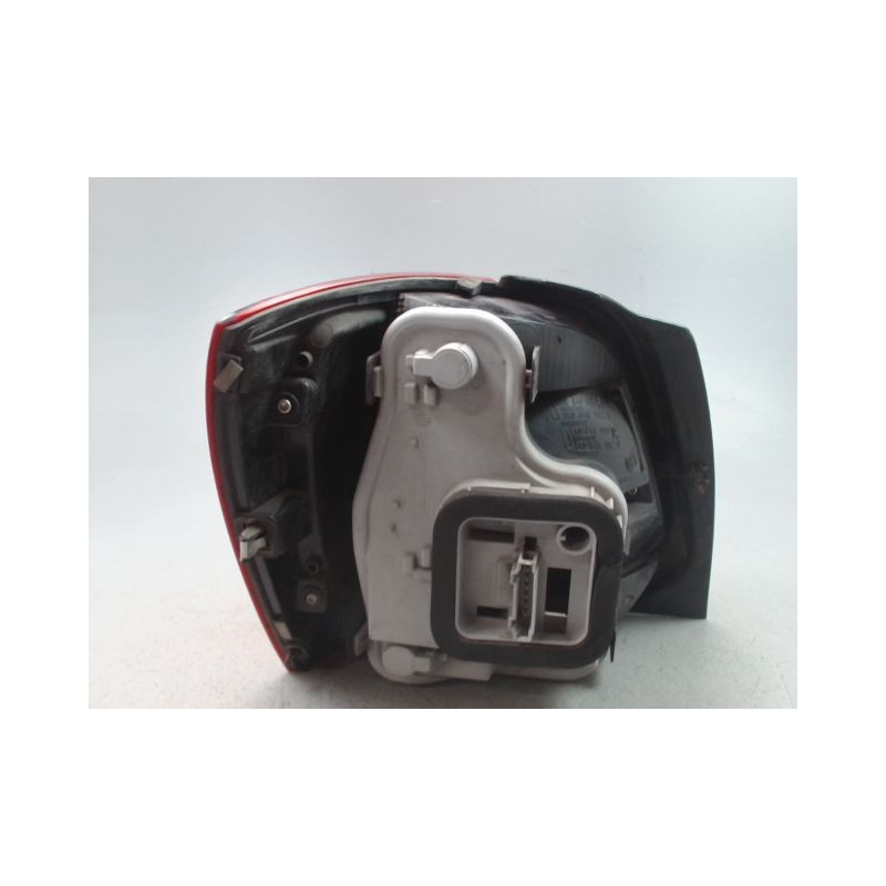 FEU ARRIERE DROIT VOLKSWAGEN POLO 2009-
