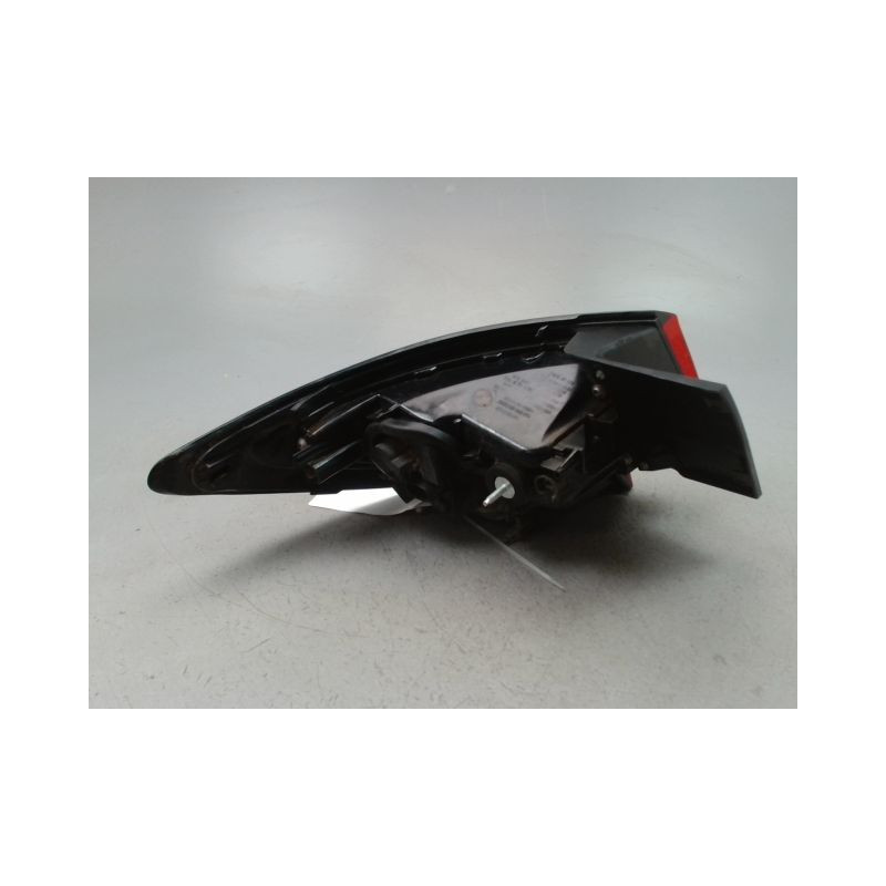 FEU ARRIERE DROIT OPEL ASTRA 2004-