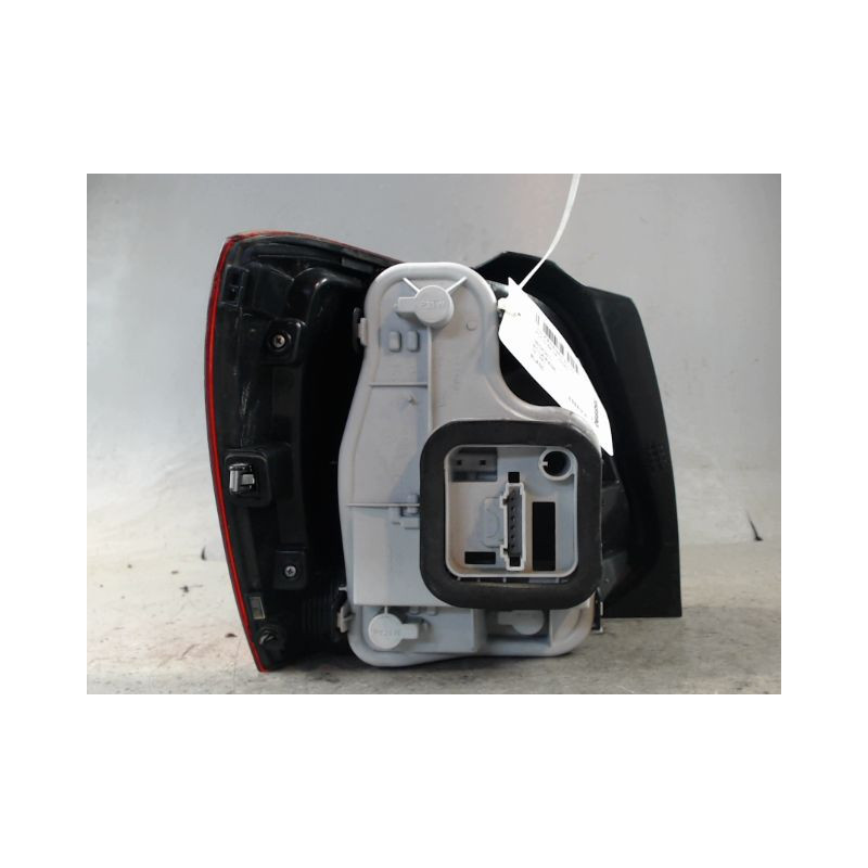 FEU ARRIERE DROIT VOLKSWAGEN POLO 2009-