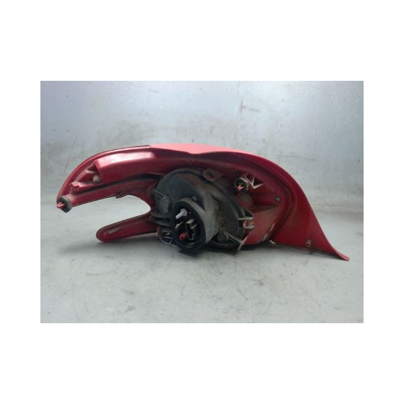 FEU ARRIERE DROIT PEUGEOT 208