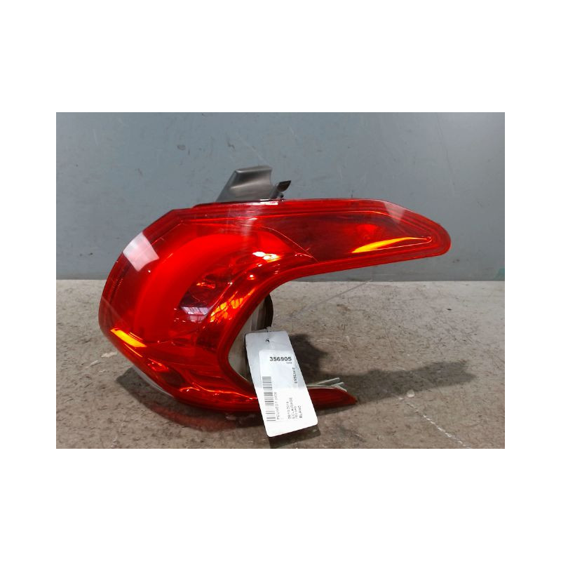 FEU ARRIERE DROIT PEUGEOT 2008