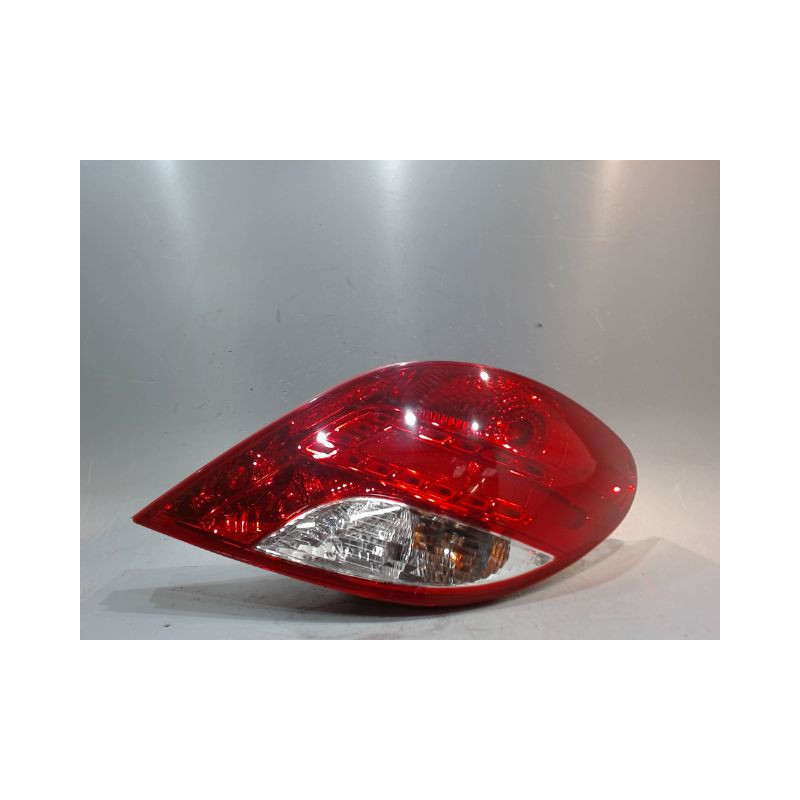 FEU ARRIERE DROIT PEUGEOT 207