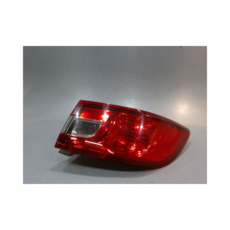 FEU ARRIERE DROIT RENAULT CLIO
