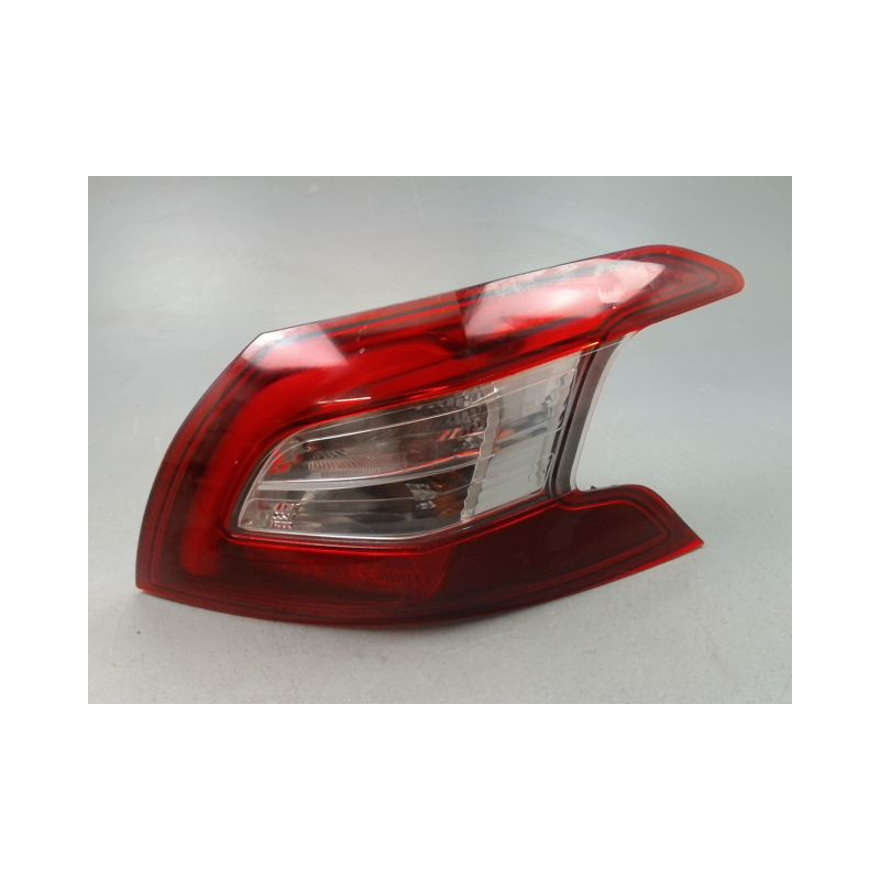 FEU ARRIERE DROIT PEUGEOT 308 2009-