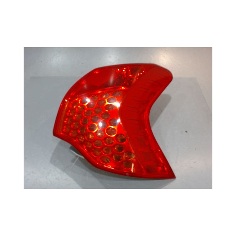 FEU ARRIERE DROIT PEUGEOT 3008