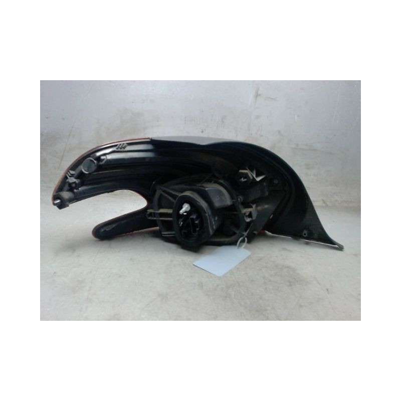 FEU ARRIERE DROIT PEUGEOT 208