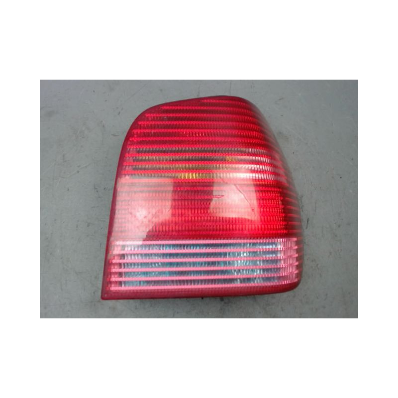 FEU ARRIERE DROIT VOLKSWAGEN POLO 99-2001