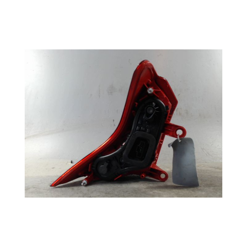 FEU ARRIERE DROIT PEUGEOT 3008 2009-