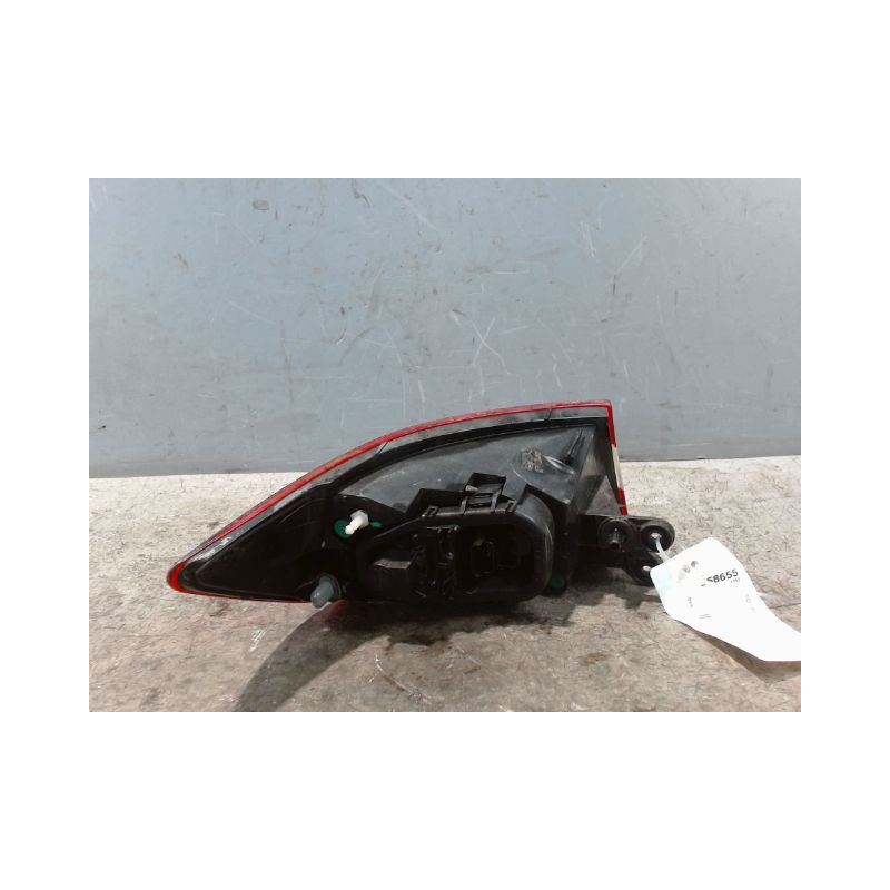 FEU ARRIERE DROIT RENAULT CLIO IV