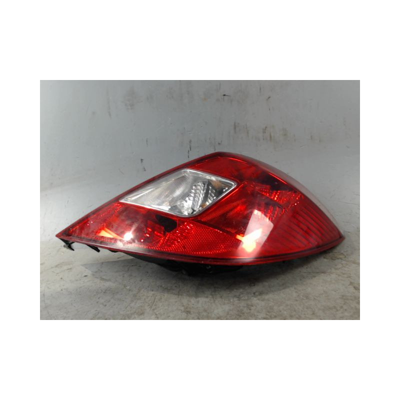 FEU ARRIERE DROIT OPEL CORSA 2010-