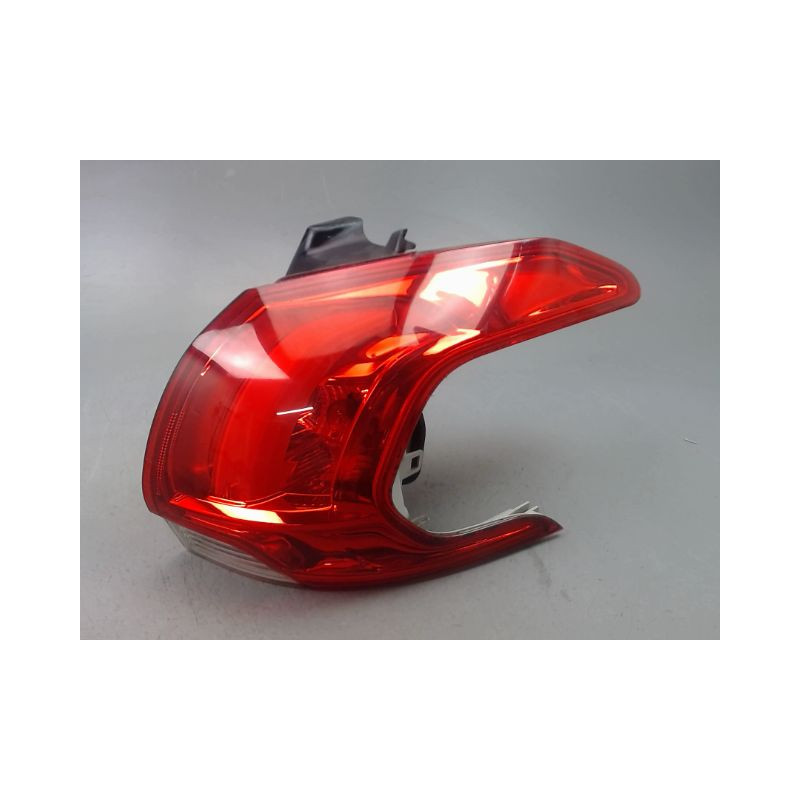 FEU ARRIERE DROIT PEUGEOT 2008 Phase 1 2013-...
