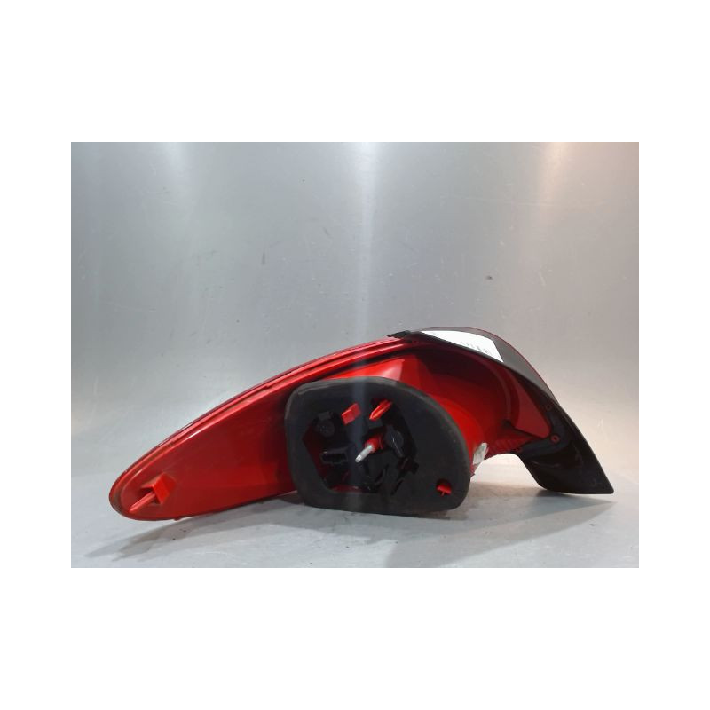 FEU ARRIERE DROIT PEUGEOT 206