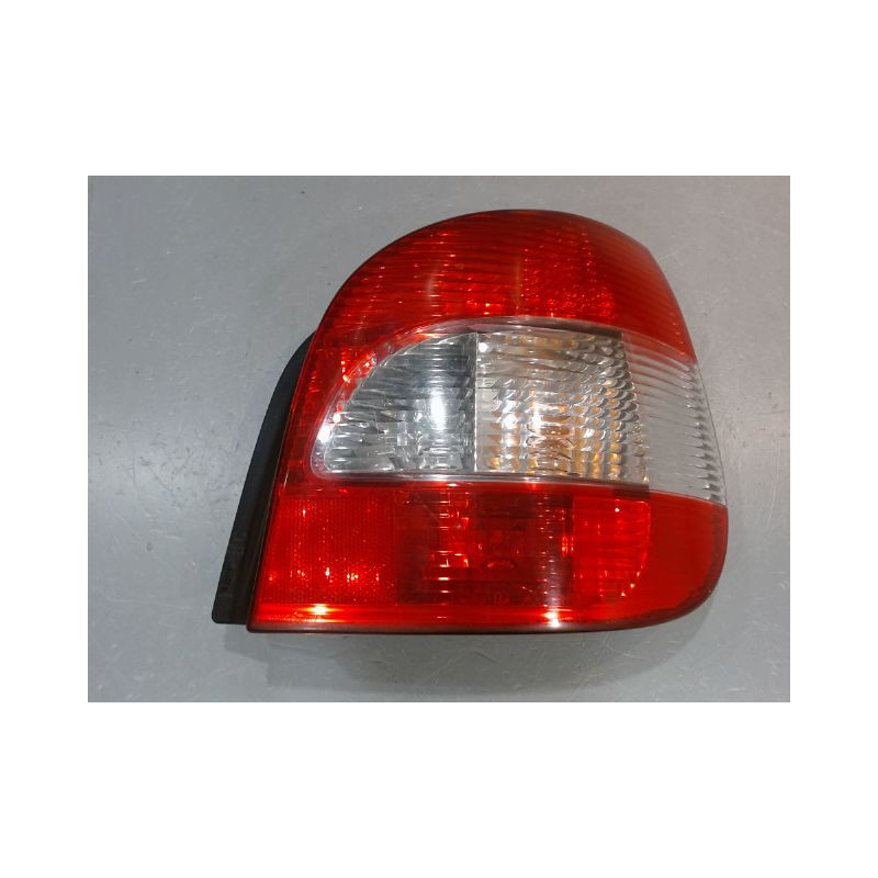 FEU ARRIERE DROIT RENAULT MEGANE