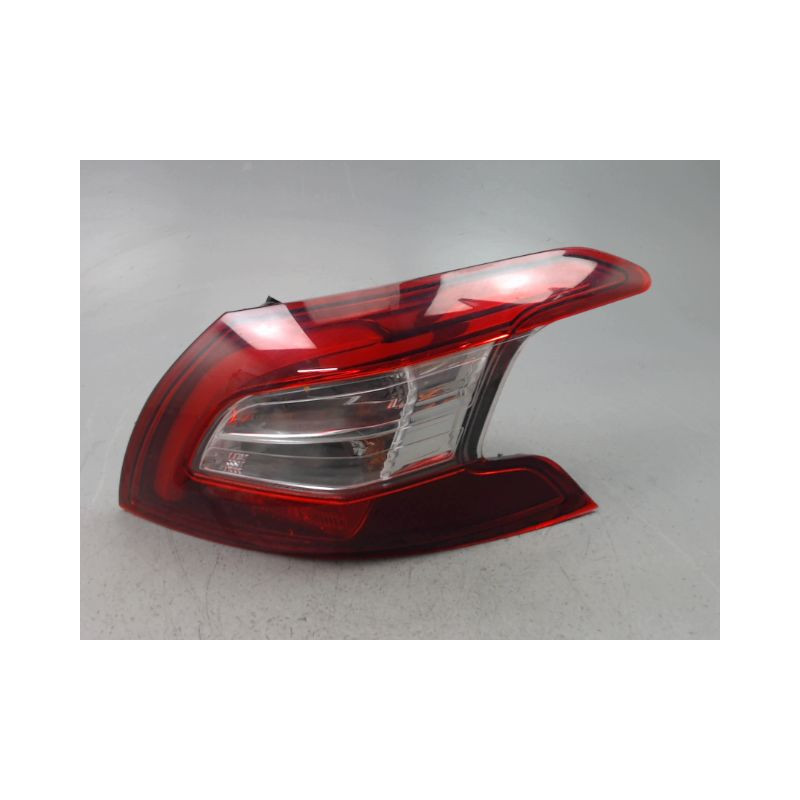 FEU ARRIERE DROIT PEUGEOT 308 2009-