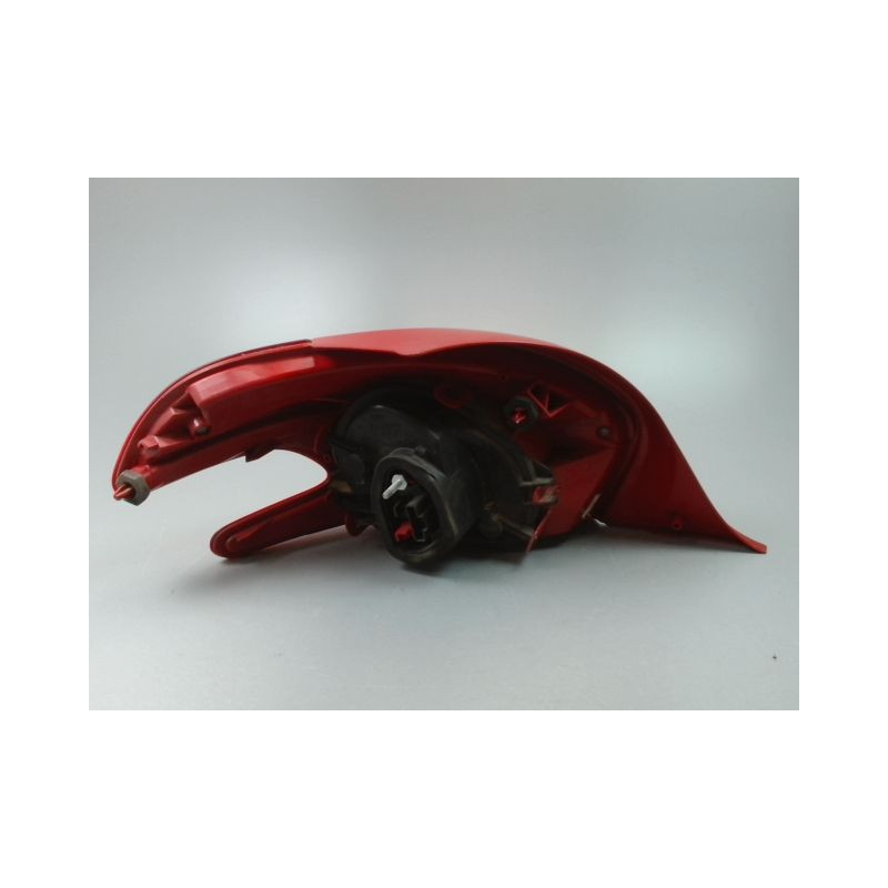 FEU ARRIERE DROIT PEUGEOT 208