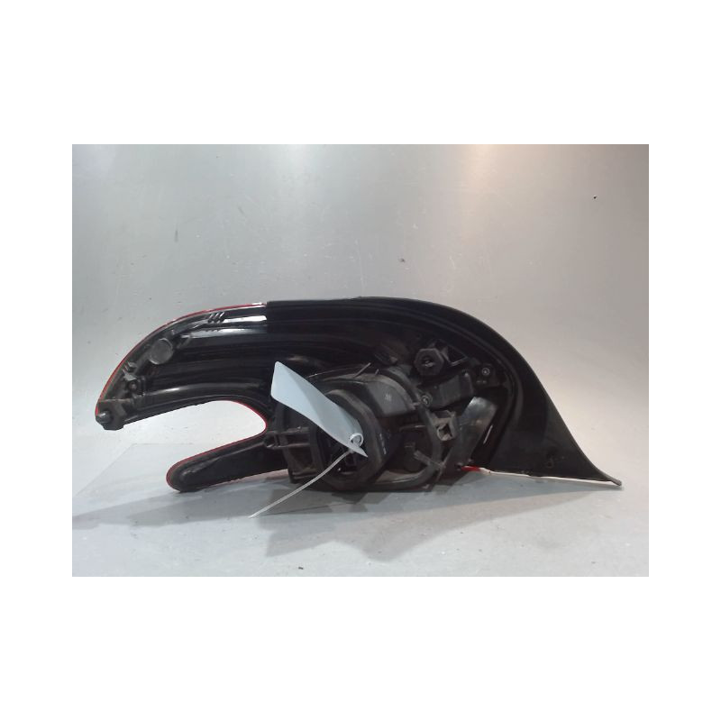 FEU ARRIERE DROIT PEUGEOT 208