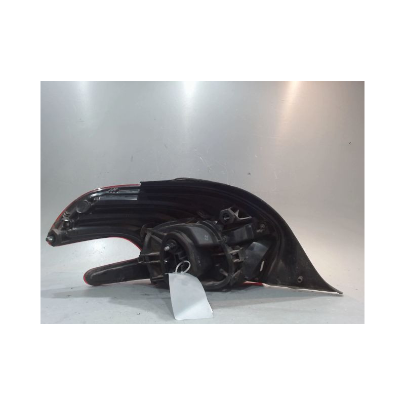 FEU ARRIERE DROIT PEUGEOT 208
