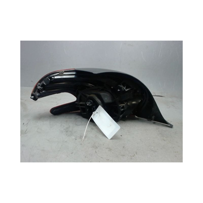 FEU ARRIERE DROIT PEUGEOT 208