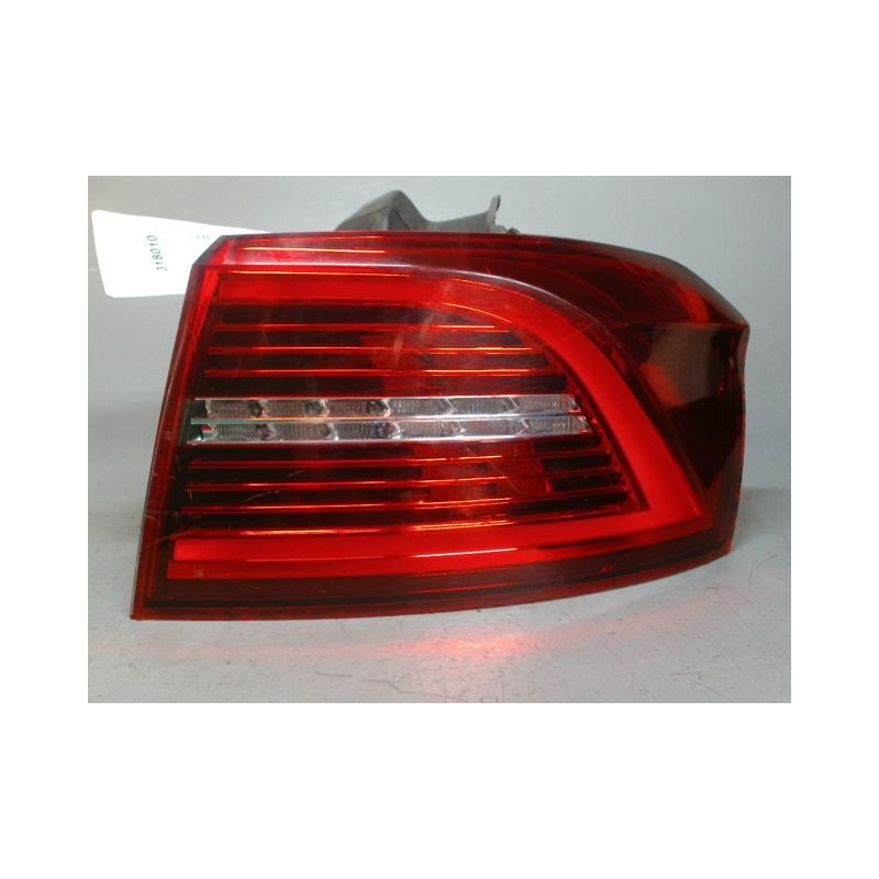 FEU ARRIERE DROIT VOLKSWAGEN PASSAT