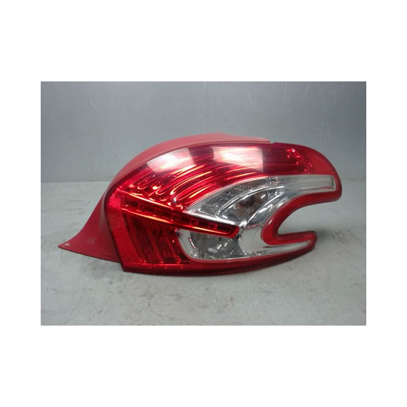 FEU ARRIERE DROIT PEUGEOT 208