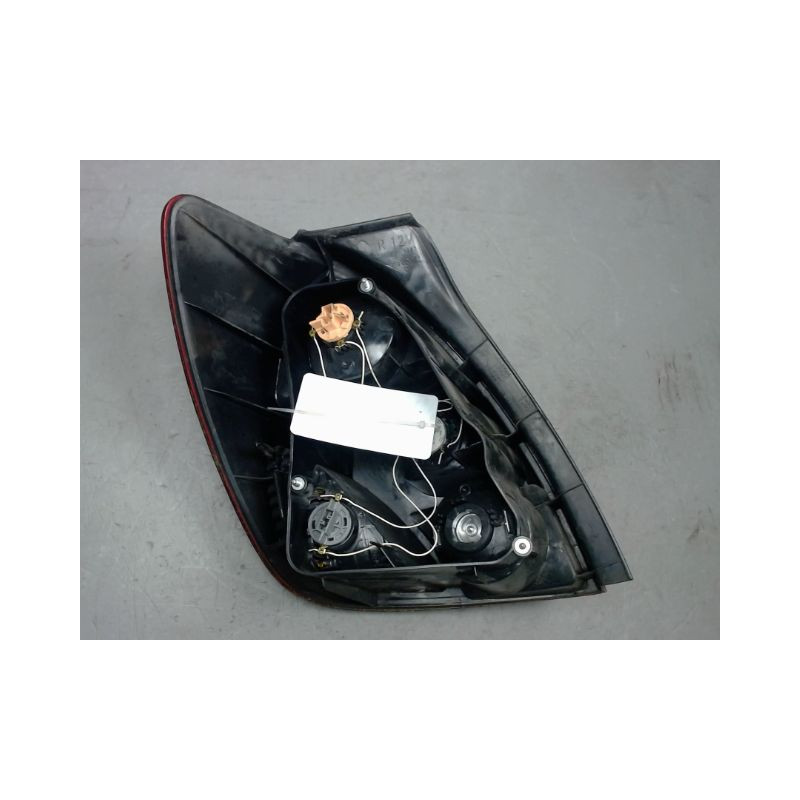 FEU ARRIERE DROIT TOYOTA COROLLA VERSO 2002-2004
