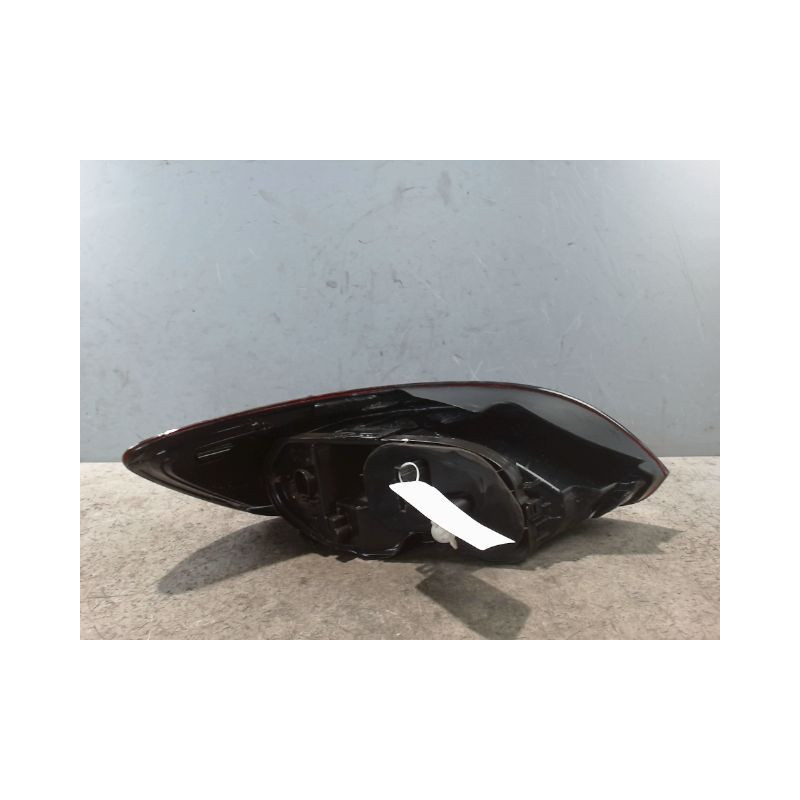 FEU ARRIERE DROIT VOLKSWAGEN SCIROCCO 2008-