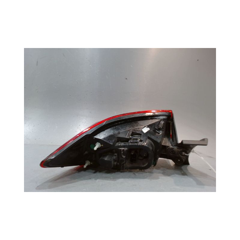 FEU ARRIERE DROIT RENAULT CLIO