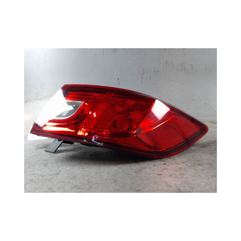 FEU ARRIERE DROIT RENAULT CLIO IV