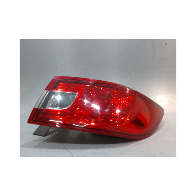 FEU ARRIERE DROIT RENAULT CLIO