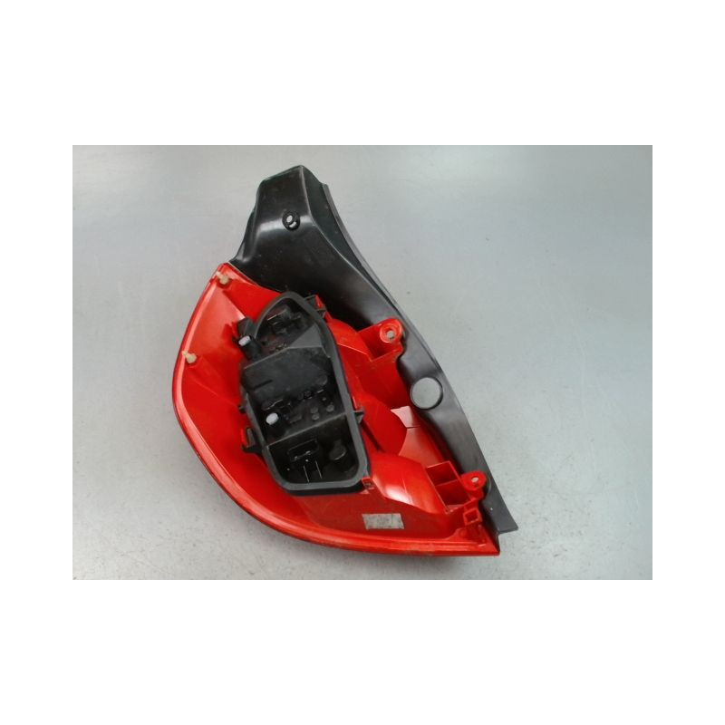 FEU ARRIERE DROIT RENAULT CLIO III Phase 1 2005-2009