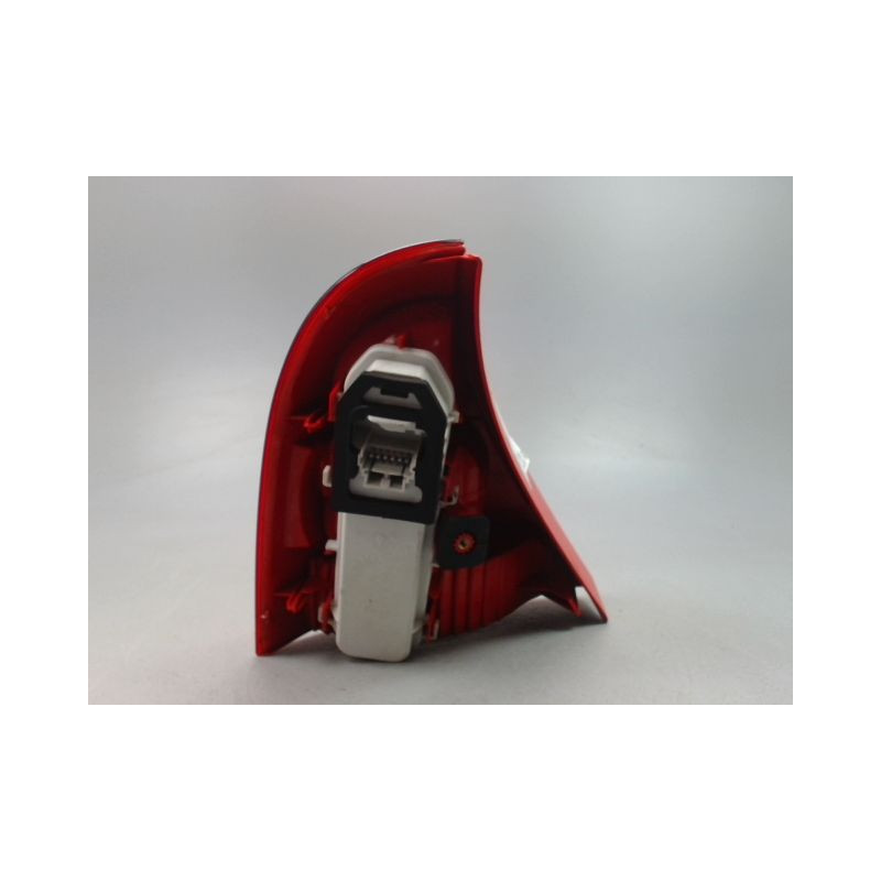 FEU ARRIERE DROIT RENAULT CLIO II Phase 2 2001-2006