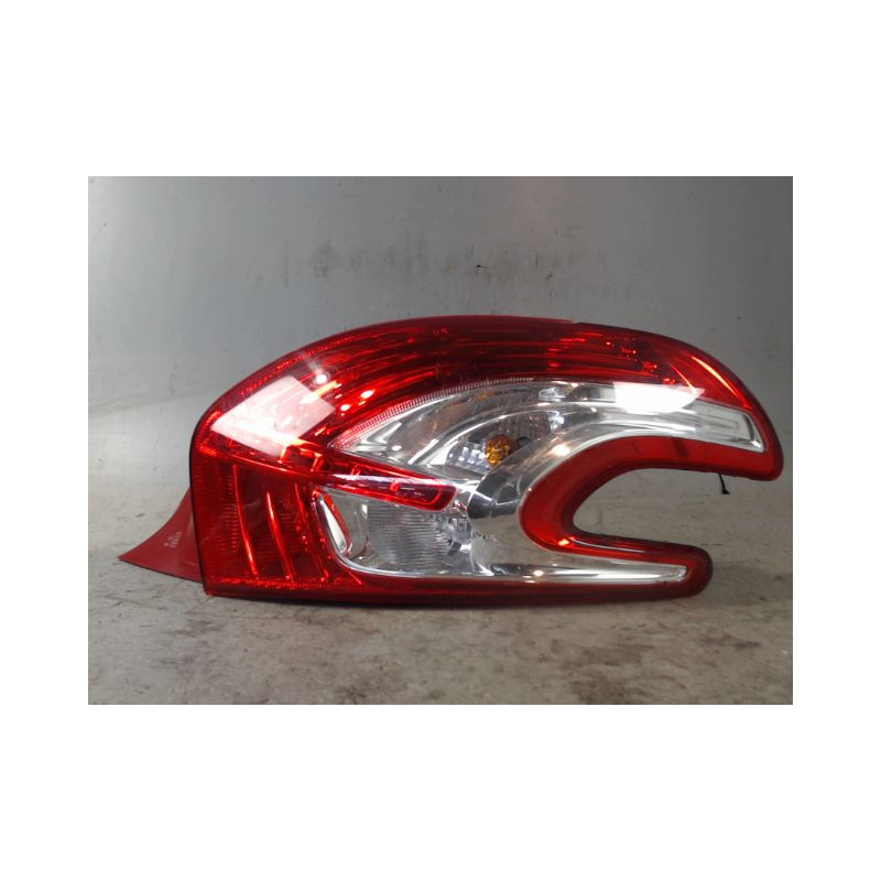 FEU ARRIERE DROIT PEUGEOT 208