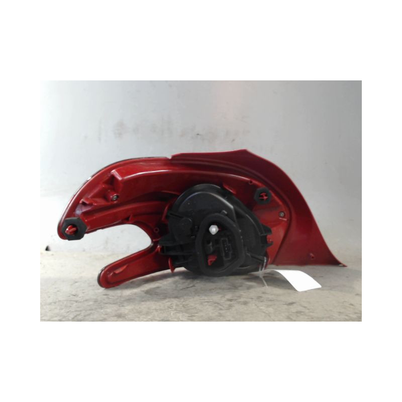 FEU ARRIERE DROIT PEUGEOT 208