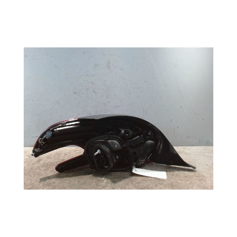 FEU ARRIERE DROIT PEUGEOT 208