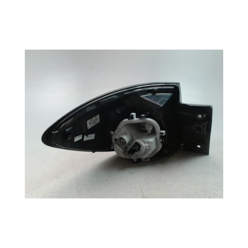 FEU ARRIERE DROIT RENAULT CAPTUR Phase 1 2013-...