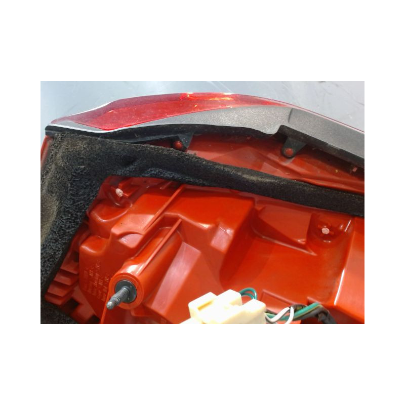 FEU ARRIERE DROIT TOYOTA RAV4