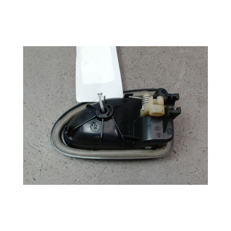 POIGNEE INTERIEURE PORTE AVANT GAUCHE RENAULT CLIO II Phase 2 2001-2006