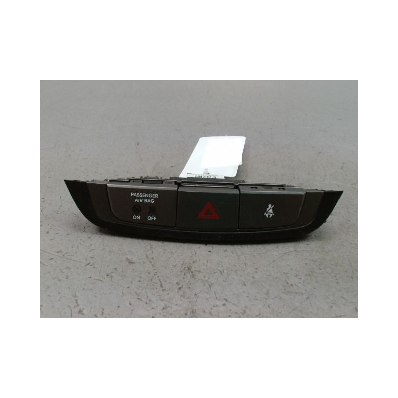 BOUTON DE WARNING HYUNDAI IX35