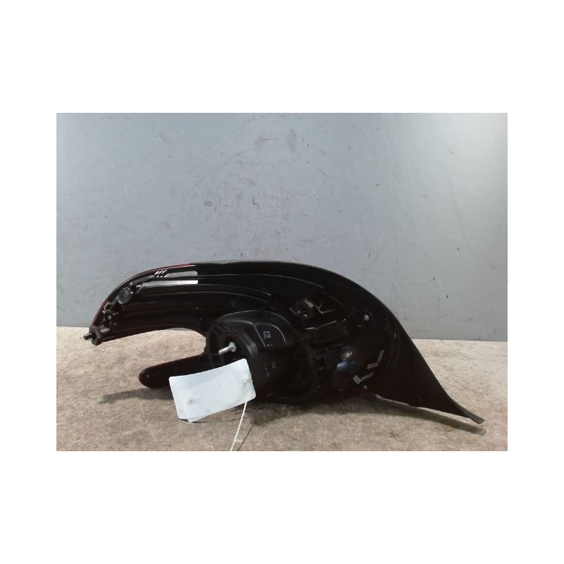 FEU ARRIERE DROIT PEUGEOT 208