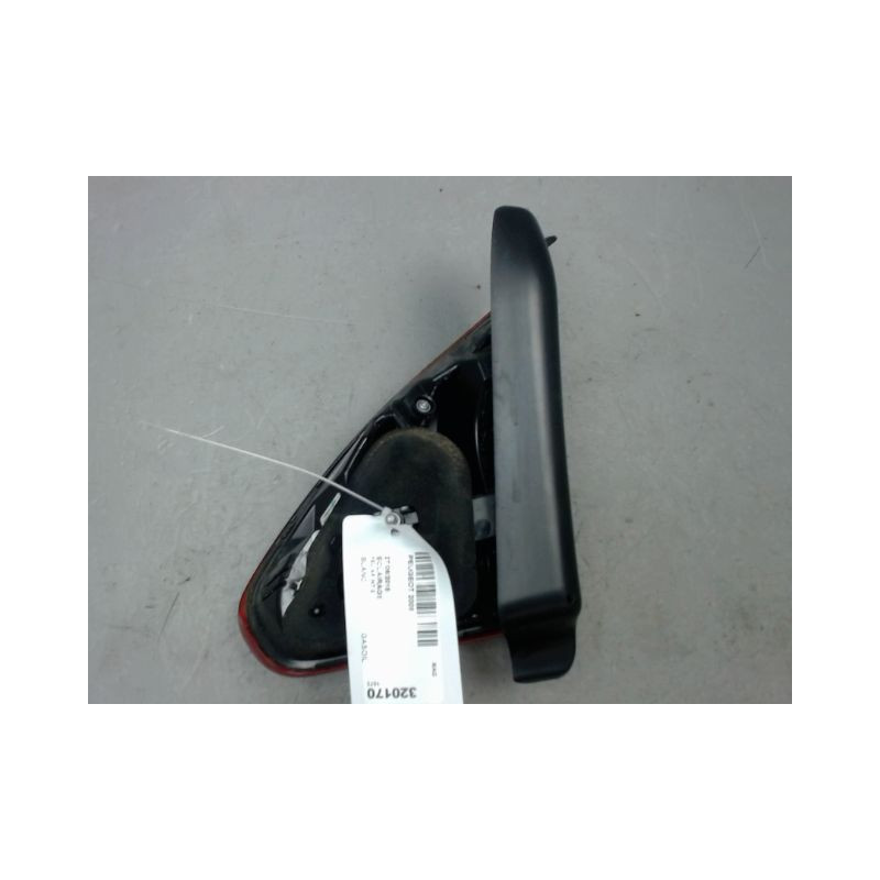 FEU ARRIERE INTERIEUR GAUCHE PEUGEOT 2008