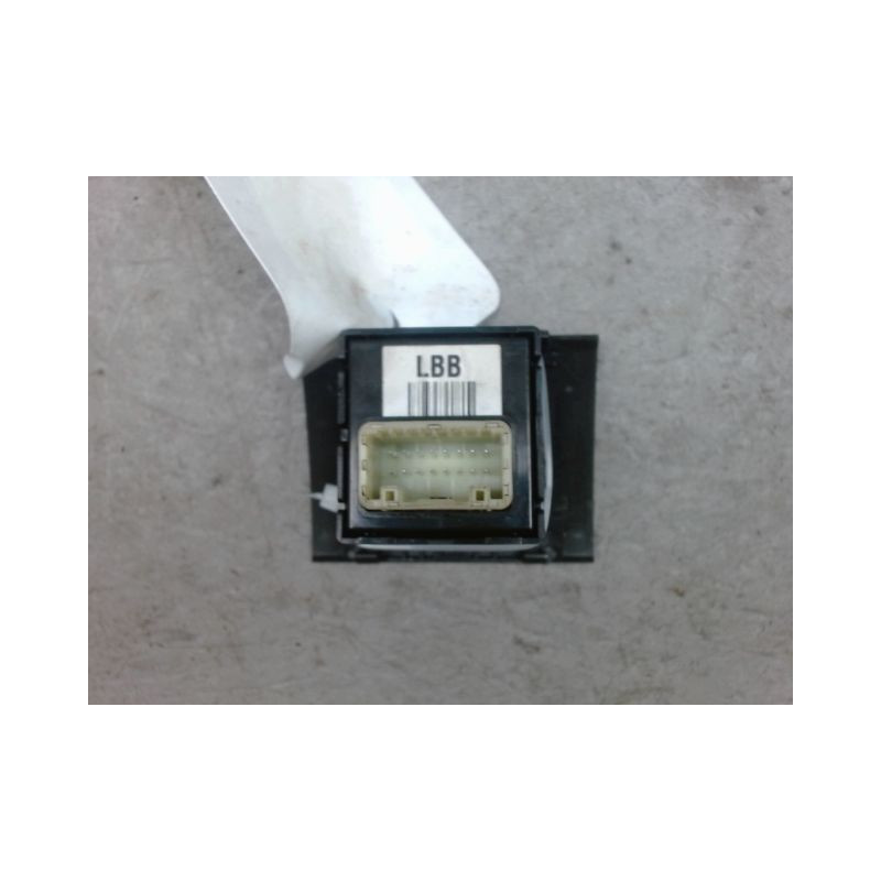 BOUTON DE WARNING KIA RIO