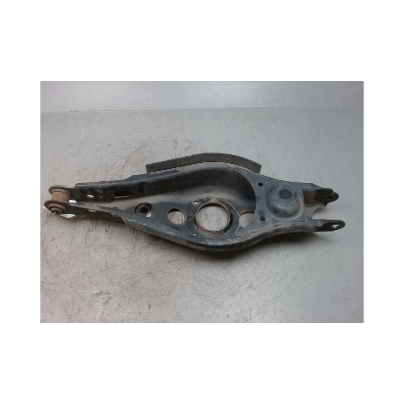 TRIANGLE INFERIEUR ARRIERE DROIT TOYOTA RAV4 2006