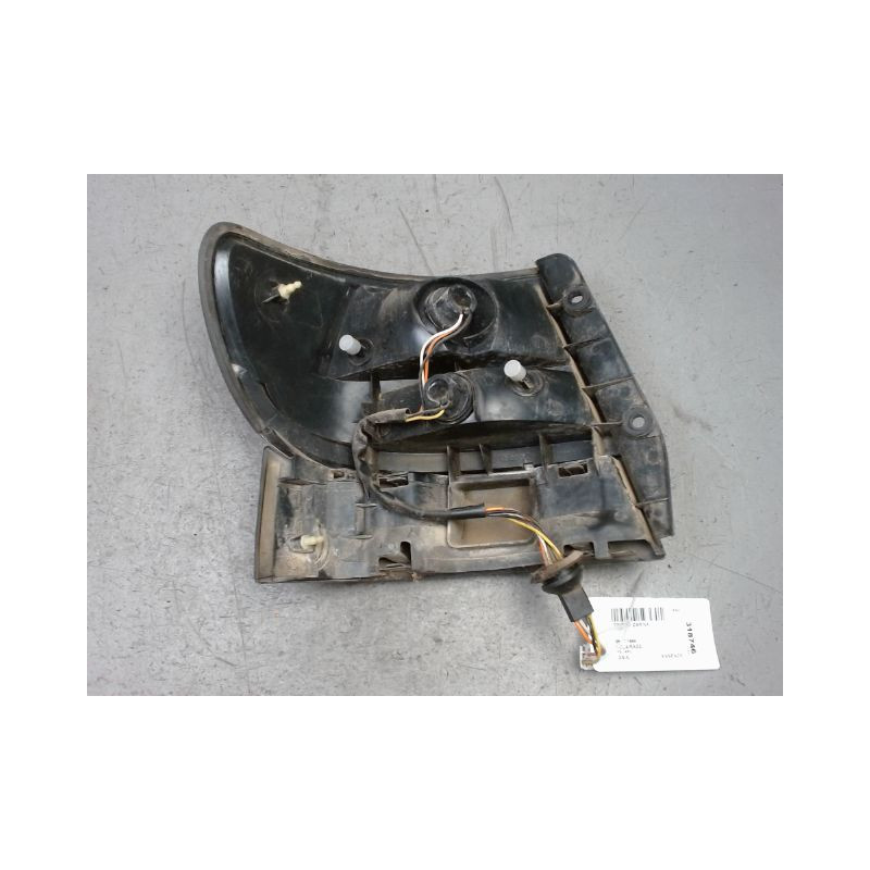 FEU ARRIERE DROIT TOYOTA CARINA