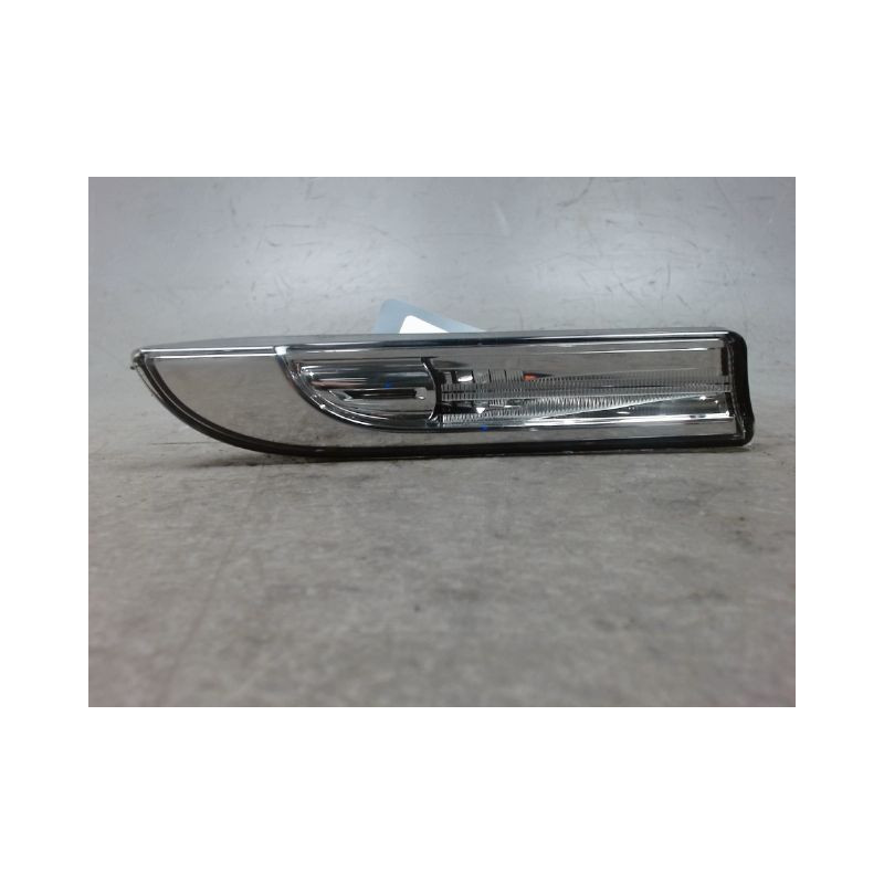 REPETITEUR AILE DROIT PORSCHE PANAMERA
